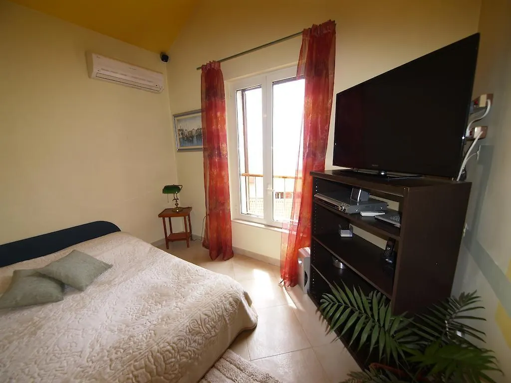 Top Of The Tops Center Apartment, Best Sea View In Town Apartment